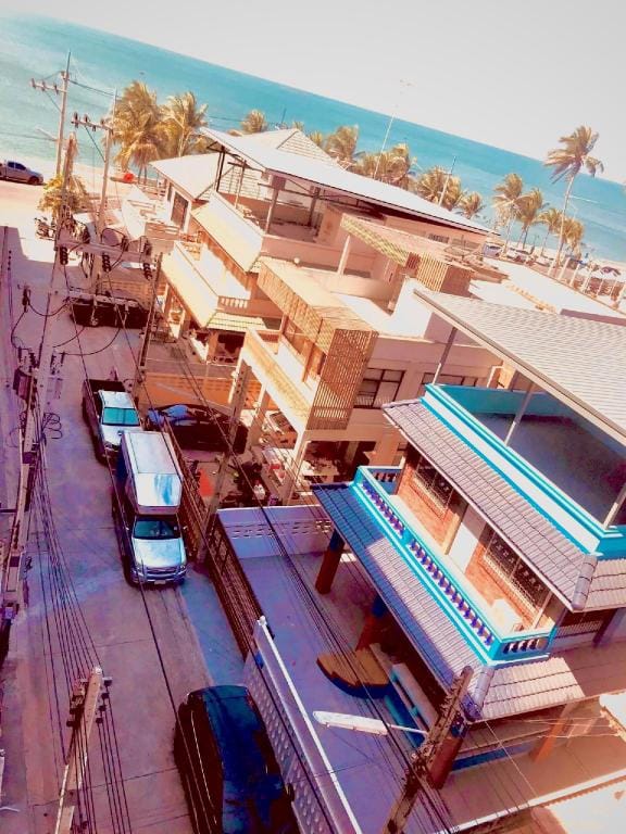 The Sunset Bangsaen Apartment in Chon Buri Changwat