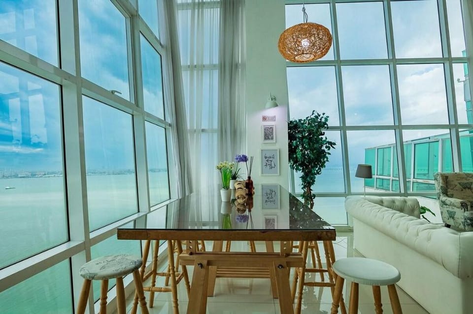 Maritime Seaview Luxury Suite 2Carpark 2-9Pax Vacation rental in George Town