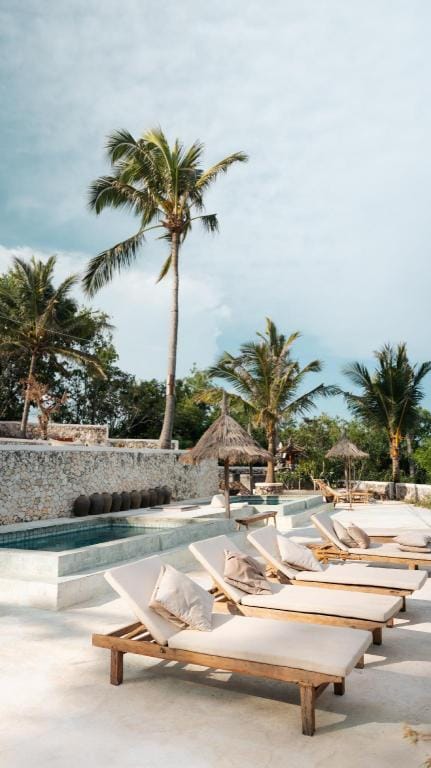 The Raja Lima Hotel in Nusapenida
