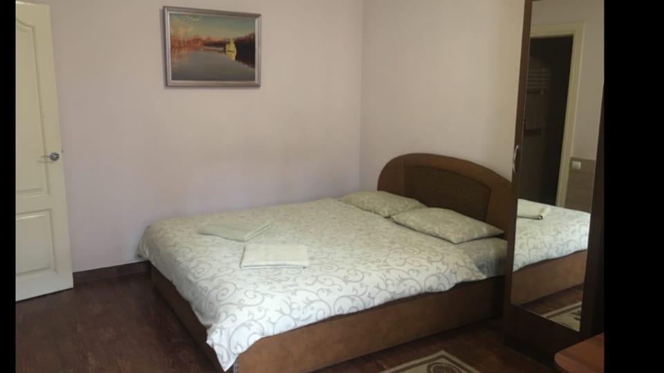 Gesthouse & Parking 1 (light24hours) Vacation rental in Ukraine