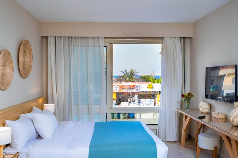 Deluxe Suite Double Sheraton View Ground Floor 019 Apartment in Hurghada