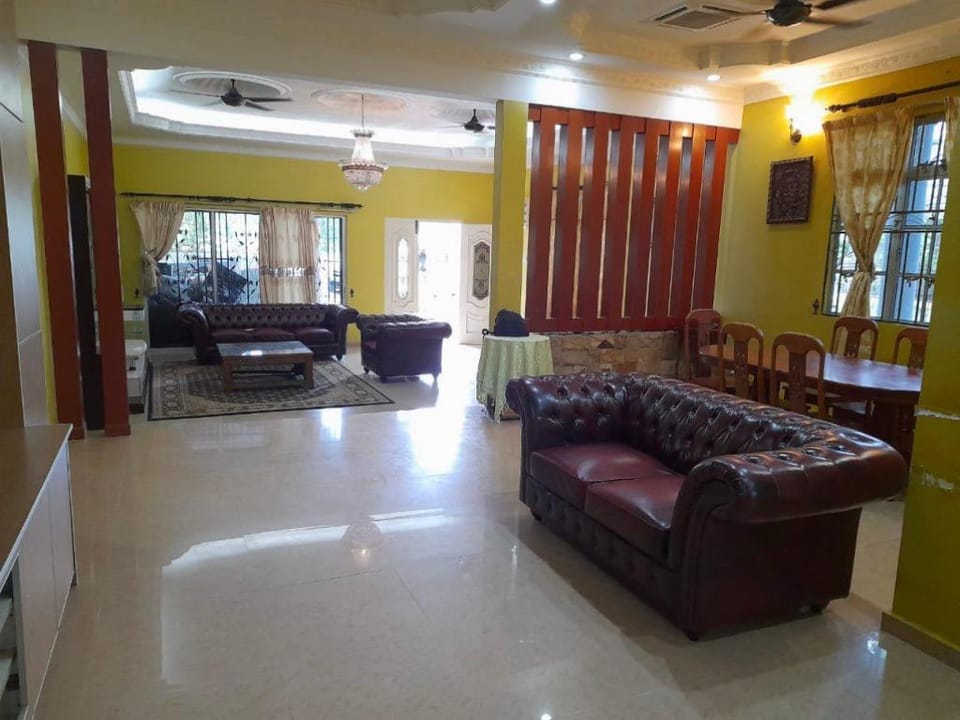 AL ATTAS HOMESTAY perfect for family reunion Vacation rental in Negeri Sembilan, Malaysia