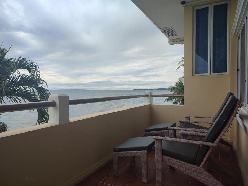 Beach Villa in Medellin | Fiber 100MB Netflix 4k Villa in Central Visayas