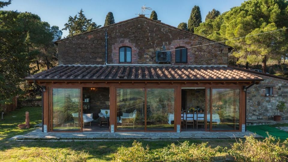 Podere Il Chiesino 8+2 Apartment in Tuscany