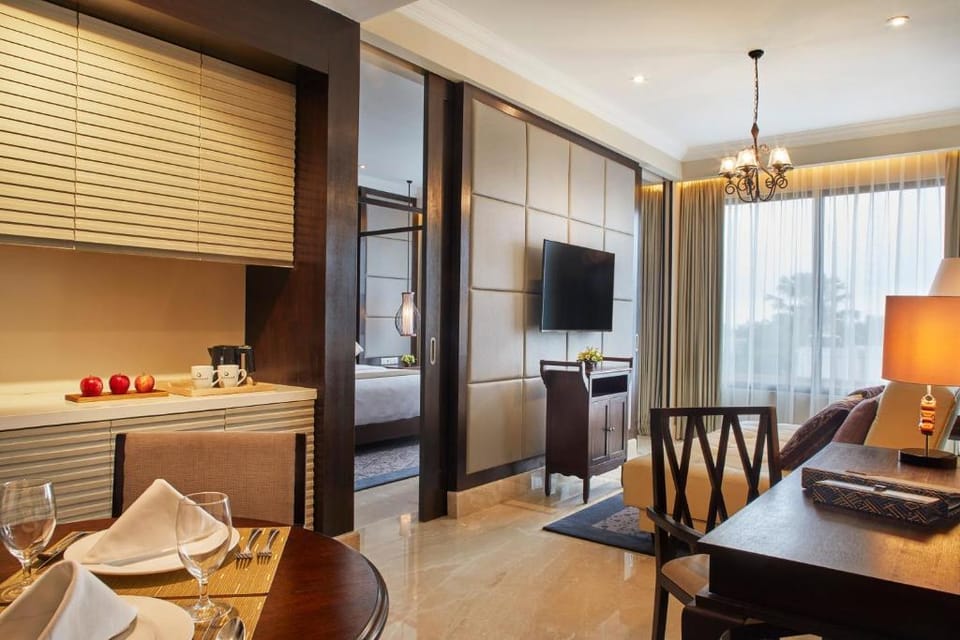 Stunning 1BR Jambuluwuk Suite W/Share Pool #R22 Apartment in North Kuta