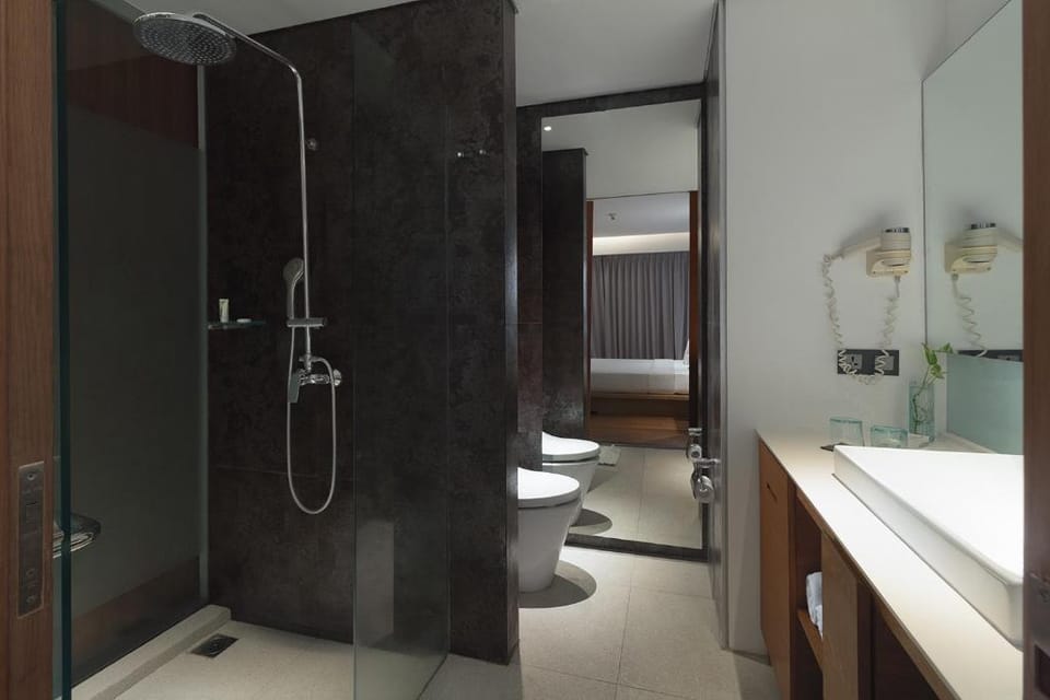 Cozy Premiere Pool View With Balcony Y019 Apartment in Kuta