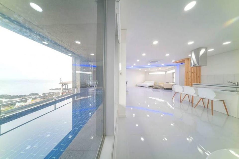 Pool Villa Maru Bed and Breakfast in South Korea