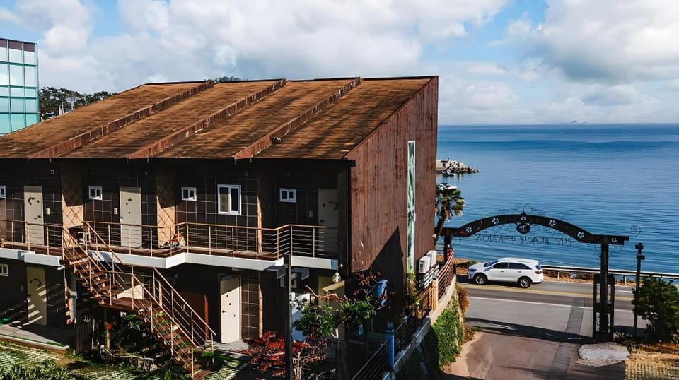 Geoje The Beach Rivera Bed and Breakfast in South Korea