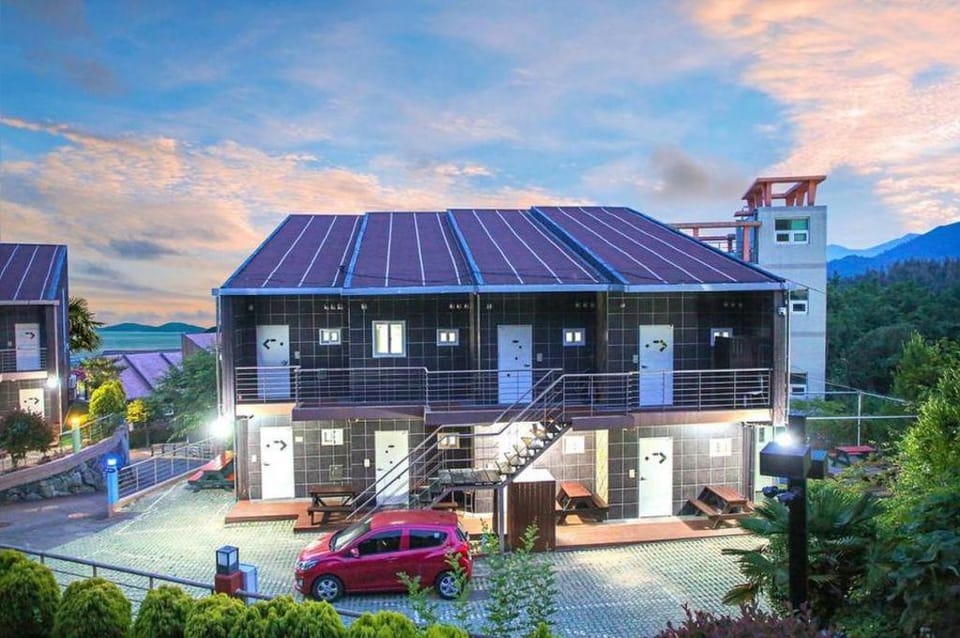 ERION Dog PENSION Bed and Breakfast in South Korea