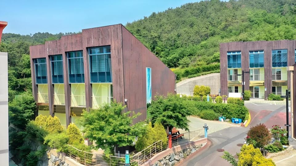 ERION Dog PENSION Bed and Breakfast in South Korea