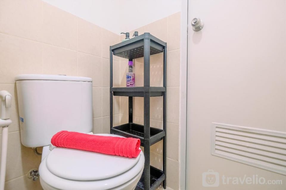Fully Furnished 2BR Podomoro Golf View By Travelio Apartment in West Java