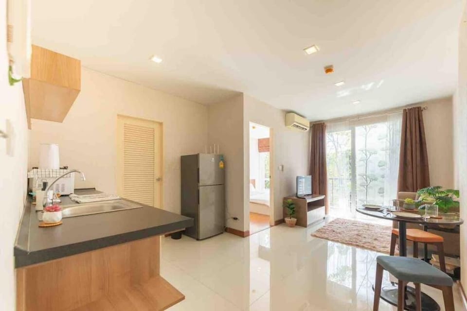 Lovely room Next to airport&ARL/food mall/pool&gym Apartment in Bangkok