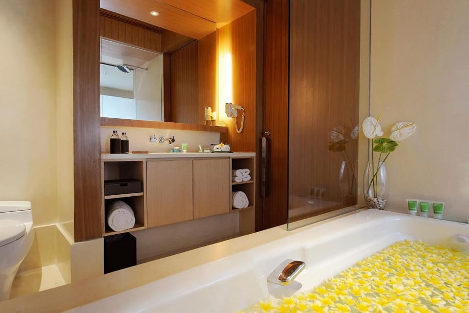 Entire 1BR Haven Suite Pool View with Balcony  #25 Apartment in Kuta