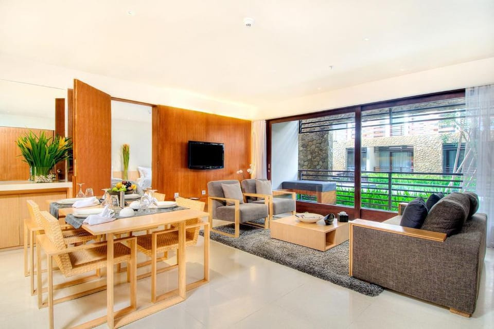Entire 1BR Haven Suite Pool View with Balcony  #25 Apartment in Kuta