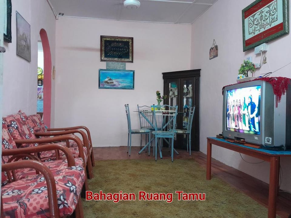 HOMESTAY FATIMAH BEHRANG STESEN [FOR MUSLIM ONLY] Vacation rental in Selangor, Malaysia