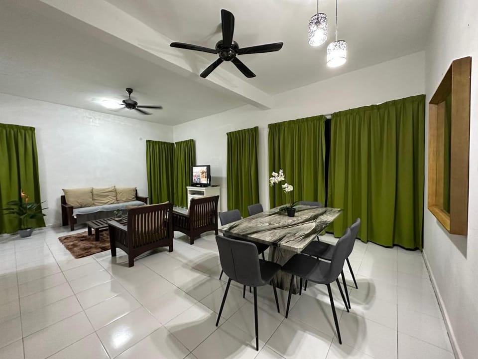 Casa Lily Residence @ Lakeside Kotasas Vacation rental in Pahang, Malaysia