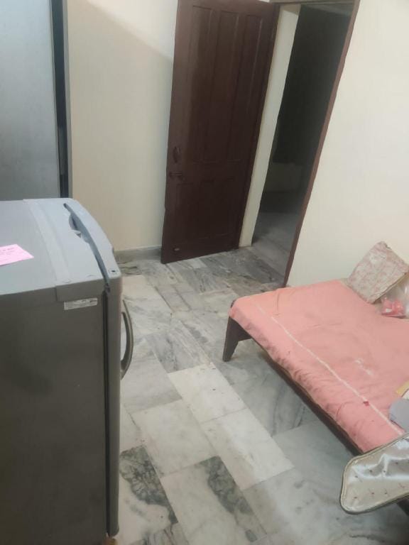 Owner free and 2 bhk flat no restrictions  Apartment in Chandigarh