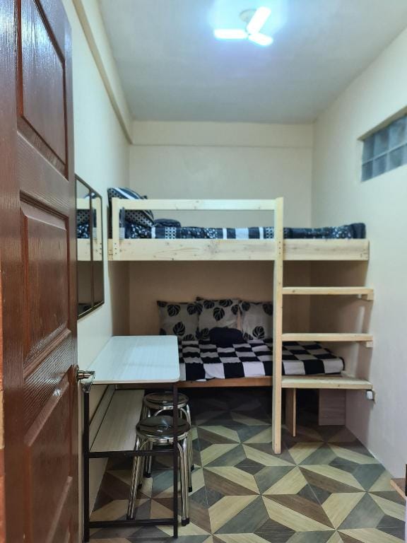 Tagaytay Staycation Studio House Bea&RM FiberWIFI Vacation rental in Tagaytay