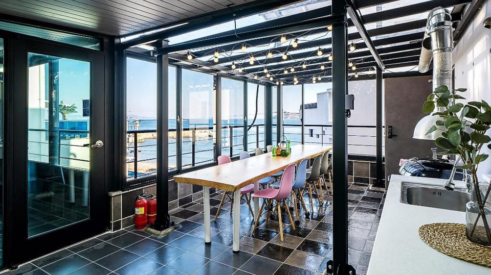 Geoje Memory Kidspoolvilla Bed and Breakfast in South Korea