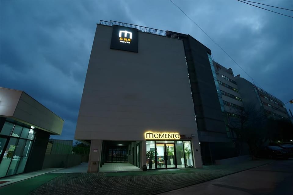Jeju Momento Hotel Bed and Breakfast in South Korea