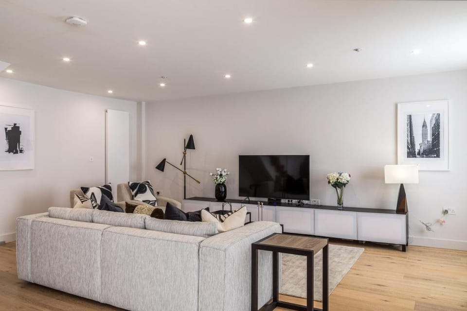 Modern family home in Kensington Apartment in City of Westminster