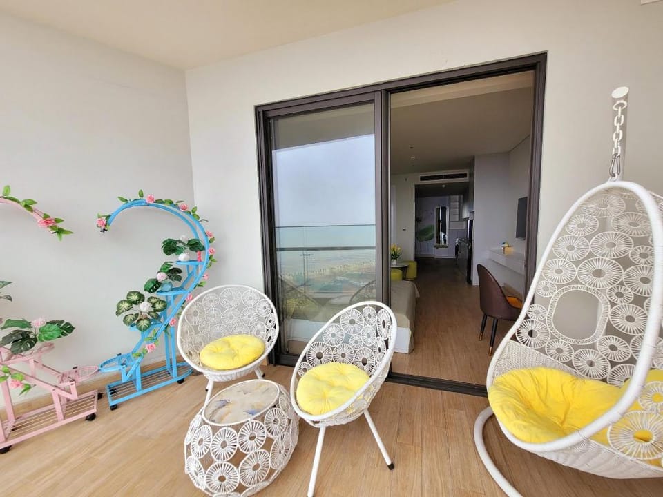STUDIO tầng 21 Citadines Marina Hạ Long Apartment in Laos