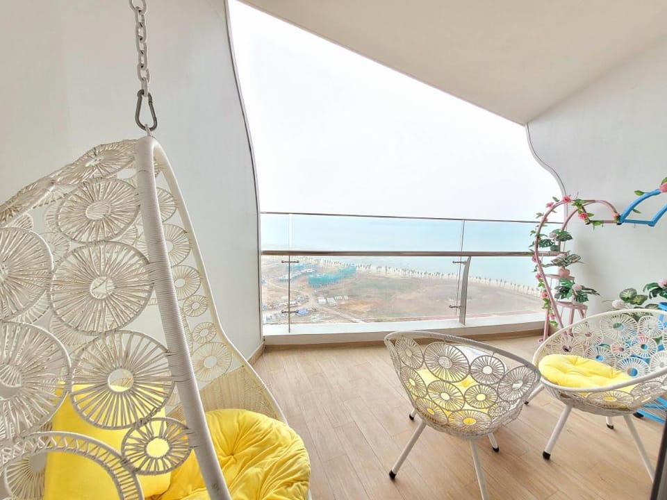 STUDIO tầng 21 Citadines Marina Hạ Long Apartment in Laos