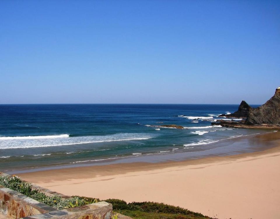 Casa Johnson - Comfort and Relaxation Vacation rental in Faro District