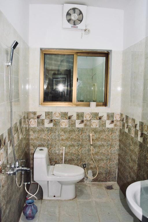 Kashee's Lodges Hotel in Islamabad