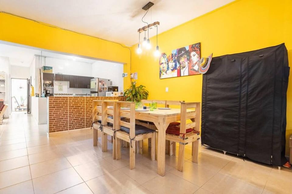 House for family & groups in El Poblado - 400 mbps Vacation rental in Medellin