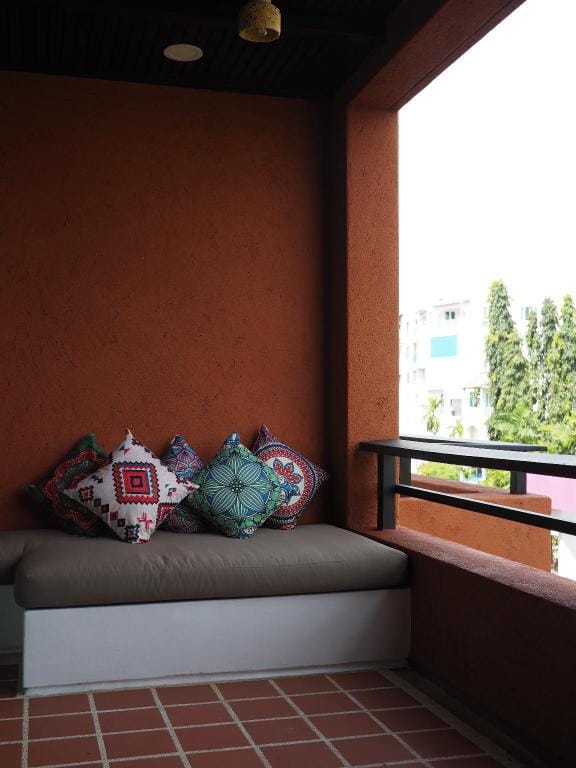 Las Tortugus Oceanside apartment  Apartment in Nong Kae