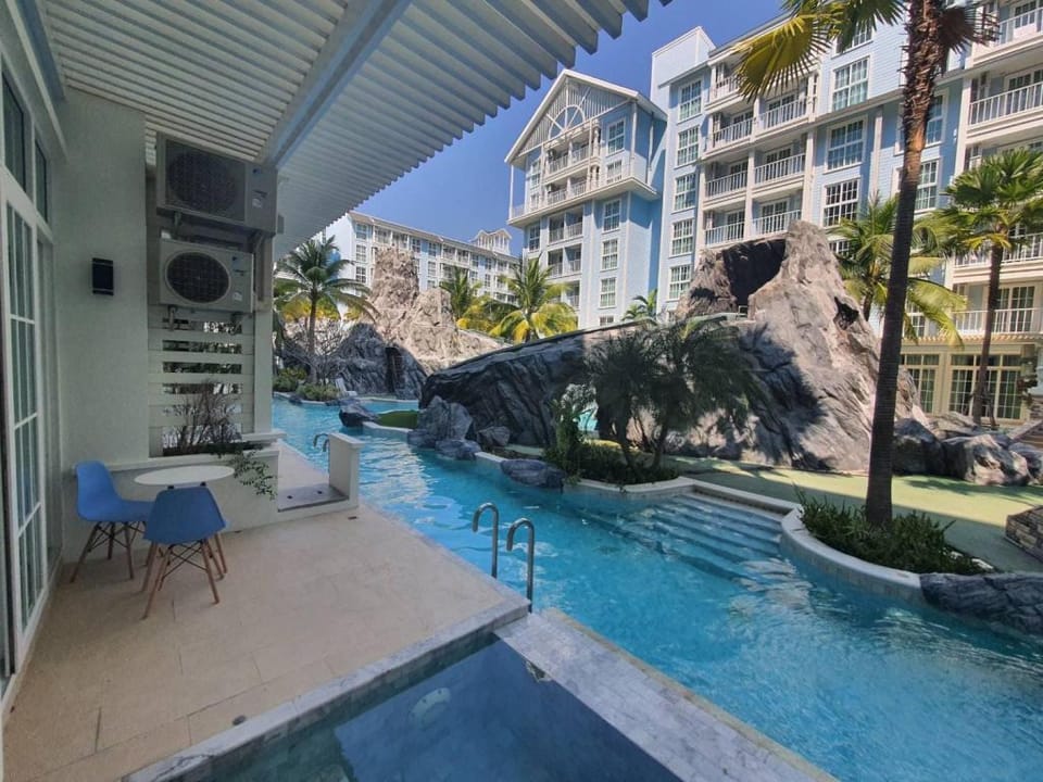 Grandflorida Pool Access By The Best Management Apartment in Pattaya City