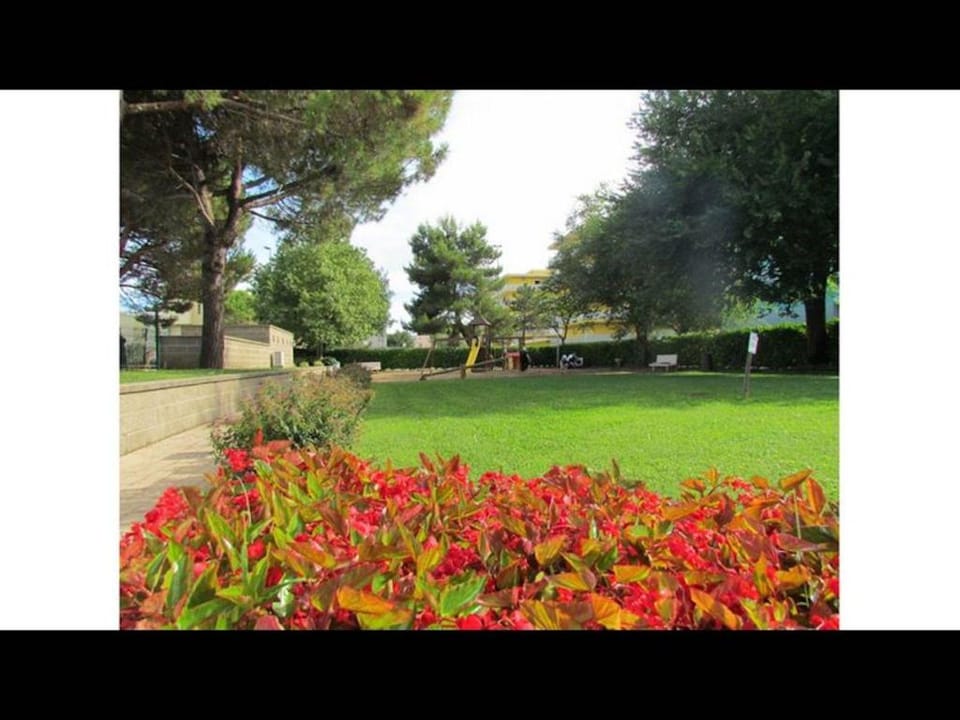 Apartment in Great Resort with 12 swimming pools, tennis -volleyball - kids area Vacation rental in Bibione