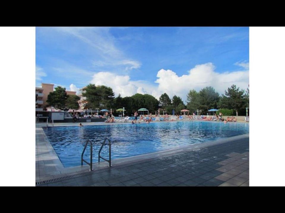 Apartment in Great Resort with 12 swimming pools, tennis -volleyball - kids area Vacation rental in Bibione