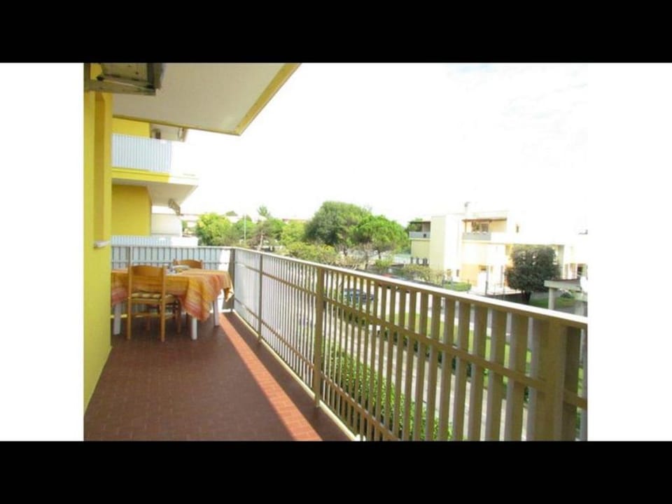 Three-room apartment in a resort with 12 swimming pools - tennis - volleyball Vacation rental in Bibione