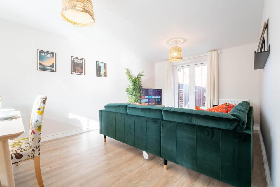 Brookfield Vacation rental in Horley
