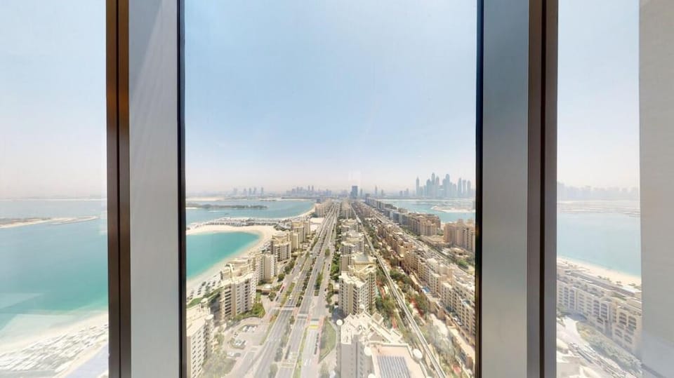 One Bed Apt. in Palm with Magnificent Views Apartment in Dubai