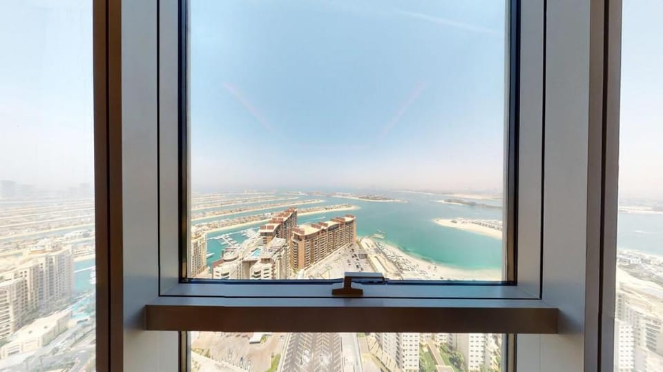 One Bed Apt. in Palm with Magnificent Views Apartment in Dubai