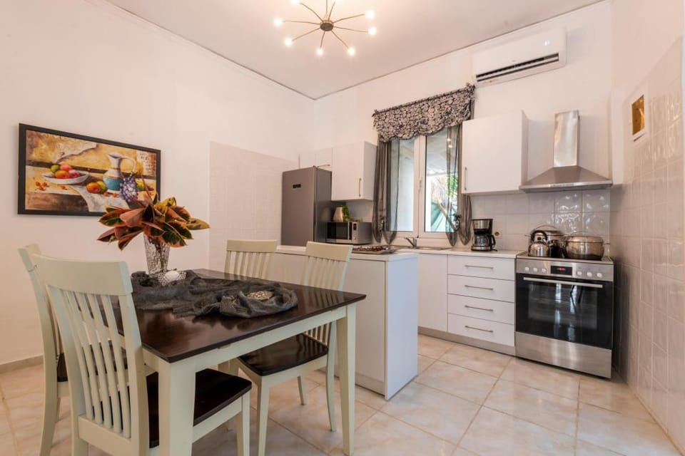 Gogo's Cosy Beach House Apartment in Rethymno