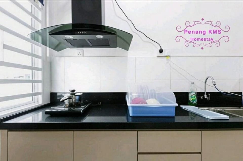 Queensbay Mall @2A Homestay Spacious 5 rooms 16pax Vacation rental in Bayan Lepas