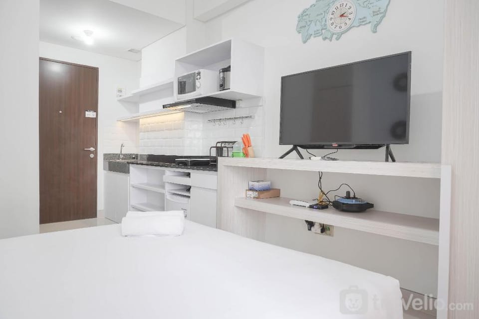Nice Elegant Studio Transpark Cibubur By Travelio Apartment in West Java