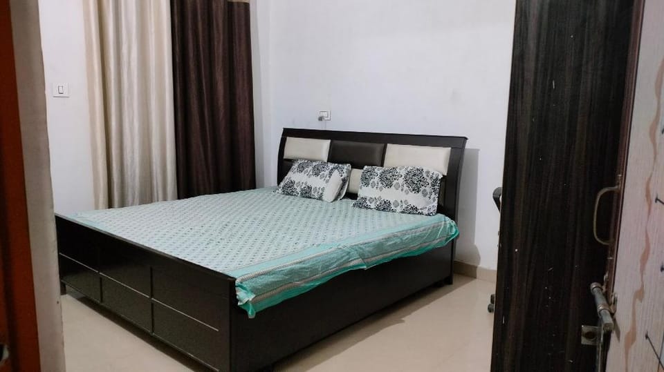 One room in Nayagaon Chandigarh Near Pgi Apartment in Chandigarh