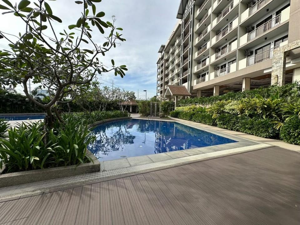 Spacious 2BR w/ parking near Bacoor and Las Pinas Apartment in Bacoor