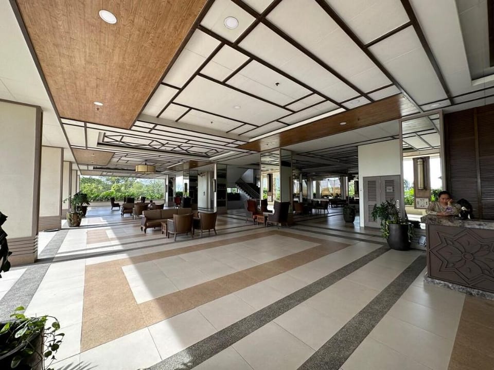Spacious 2BR w/ parking near Bacoor and Las Pinas Apartment in Bacoor