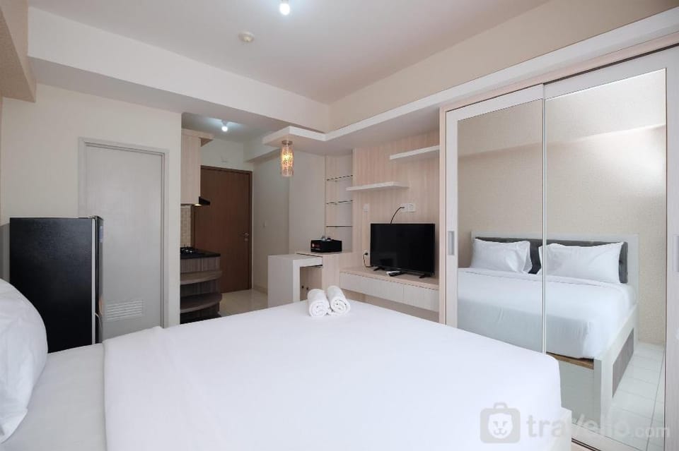 Well Comfy Studio @ Podomoro Golf View By Travelio Apartment in West Java