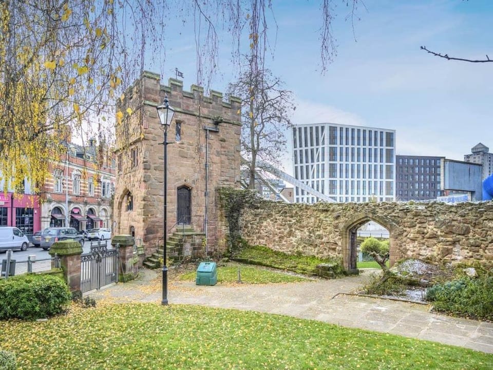 Swanswell Gate Studio Apartment in Coventry