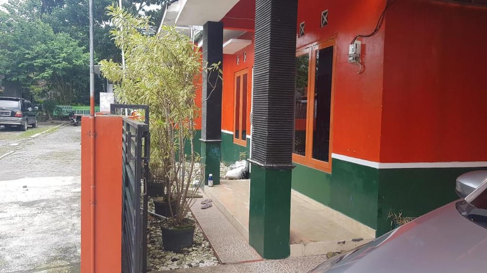 Bussie House Jakal Ngaglik Vacation rental in Special Region of Yogyakarta