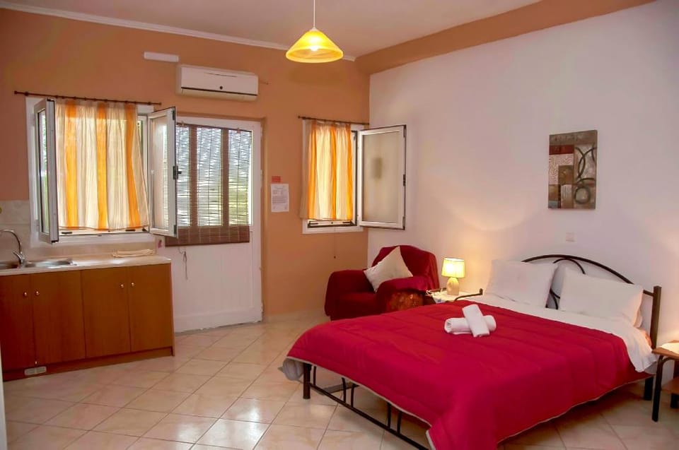 Holiday Studio Apartment Tonia - Pelekas Beach, Corfu Apartment in Peloponnese, Western Greece and the Ionian