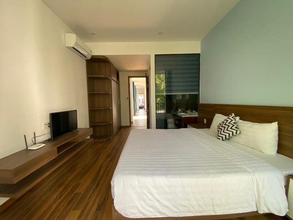 Big Pool Villa 5Br 200m to Beach Villa in Da Nang