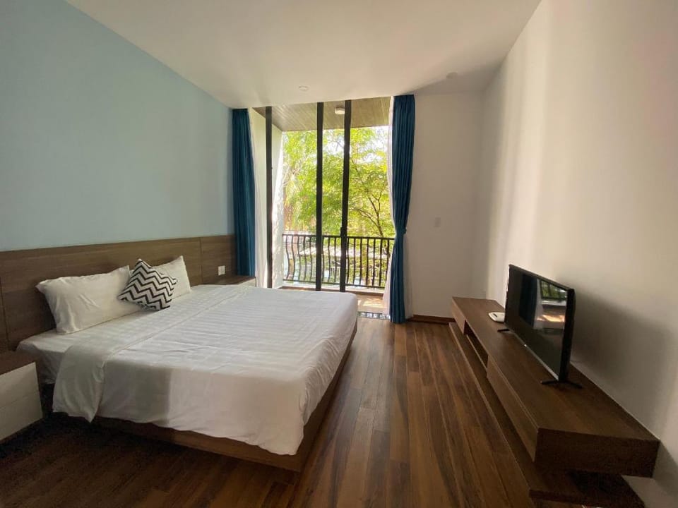 Big Pool Villa 5Br 200m to Beach Villa in Da Nang